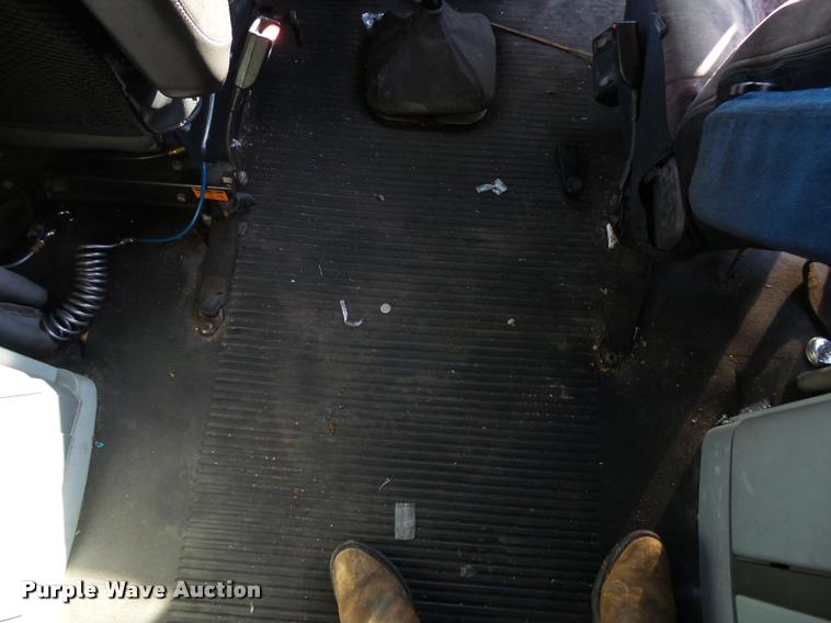 image for item K1074 2001 Freightliner Century Class semi truck