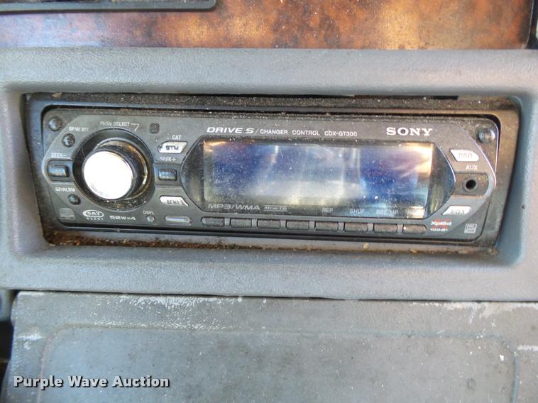 image for item K1074 2001 Freightliner Century Class semi truck