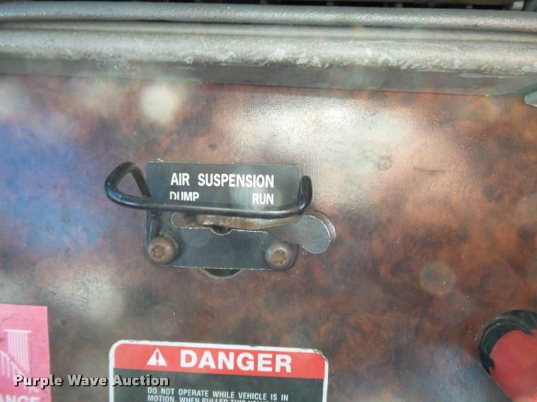 image for item K1074 2001 Freightliner Century Class semi truck