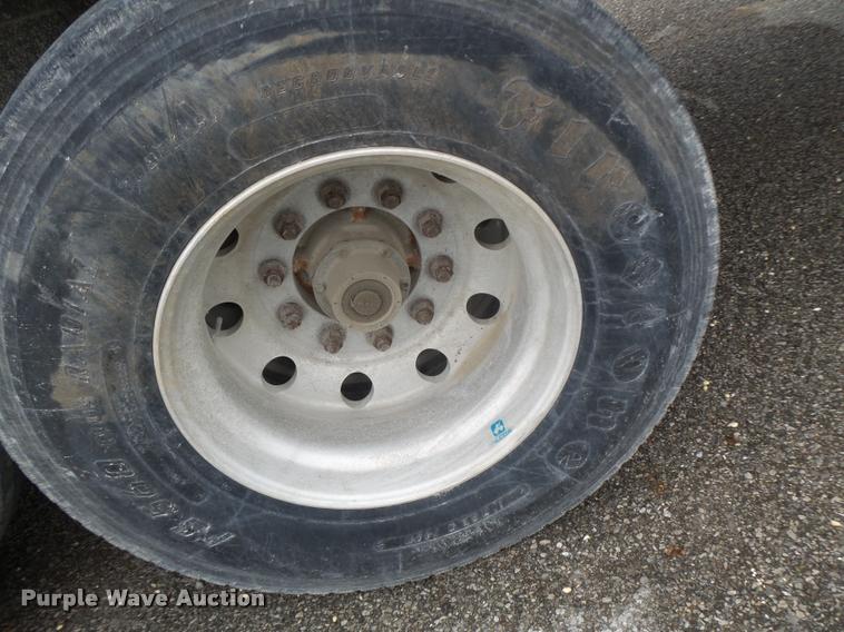 image for item K5624 2005 Bridgeville BTDFLT05 dry van trailer