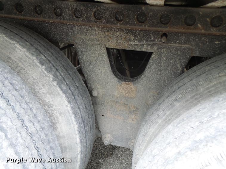 image for item K5624 2005 Bridgeville BTDFLT05 dry van trailer