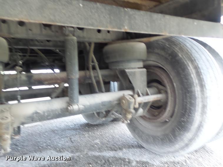 image for item K5624 2005 Bridgeville BTDFLT05 dry van trailer