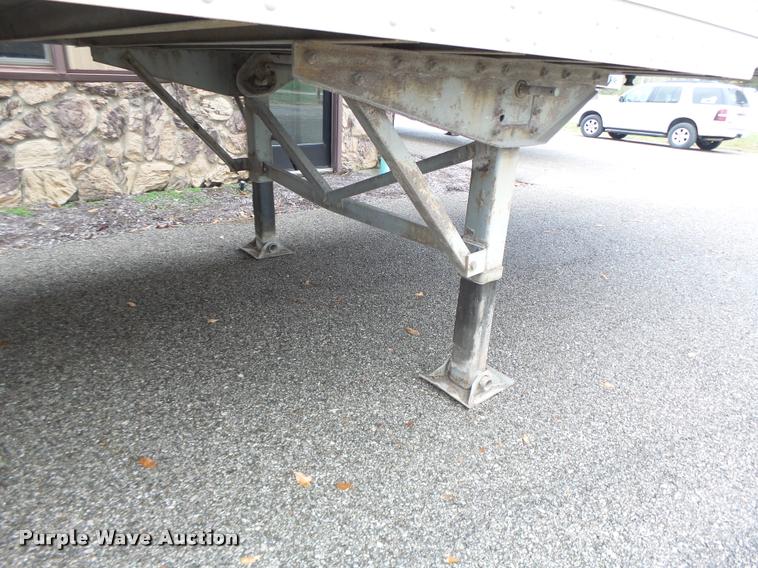 image for item K5626 2003 Lufkin TFV-CLST dry van trailer