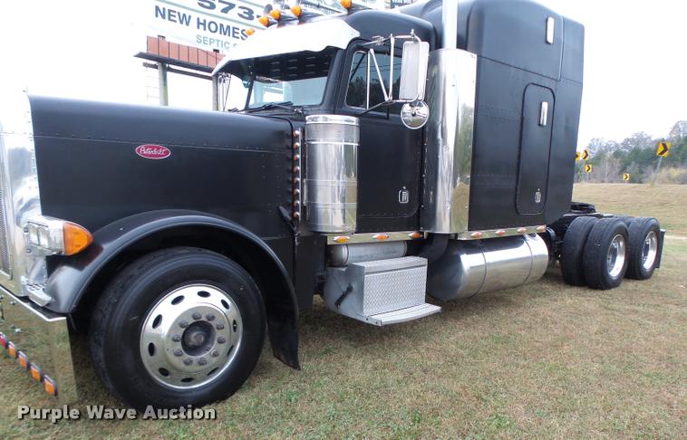 image for item K5630 1999 Peterbilt 379 semi truck