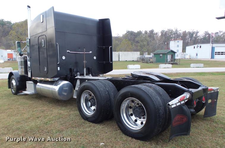 image for item K5630 1999 Peterbilt 379 semi truck