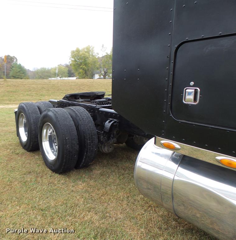 image for item K5630 1999 Peterbilt 379 semi truck