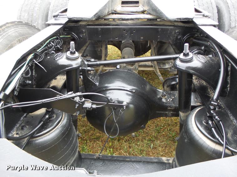 image for item K5630 1999 Peterbilt 379 semi truck