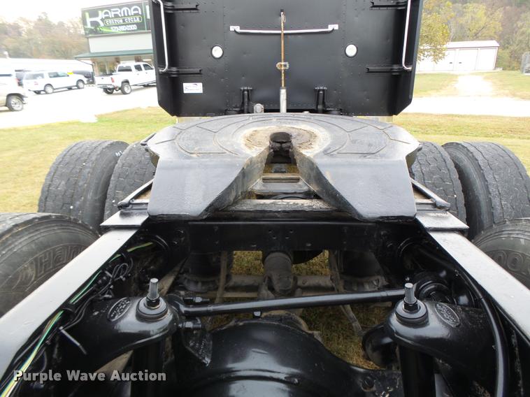 image for item K5630 1999 Peterbilt 379 semi truck