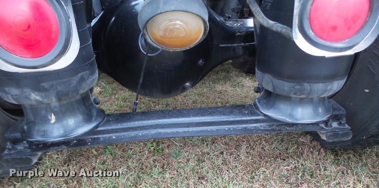 image for item K5630 1999 Peterbilt 379 semi truck