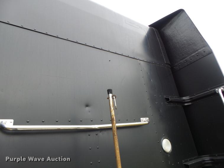 image for item K5630 1999 Peterbilt 379 semi truck