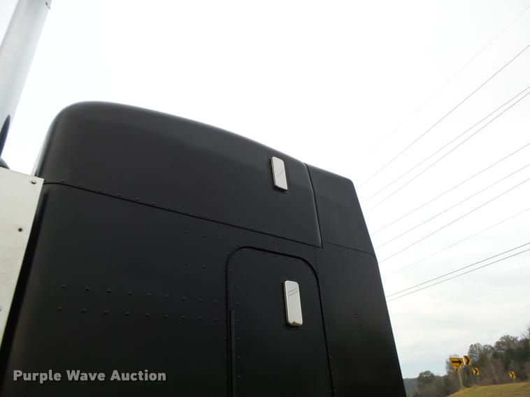 image for item K5630 1999 Peterbilt 379 semi truck