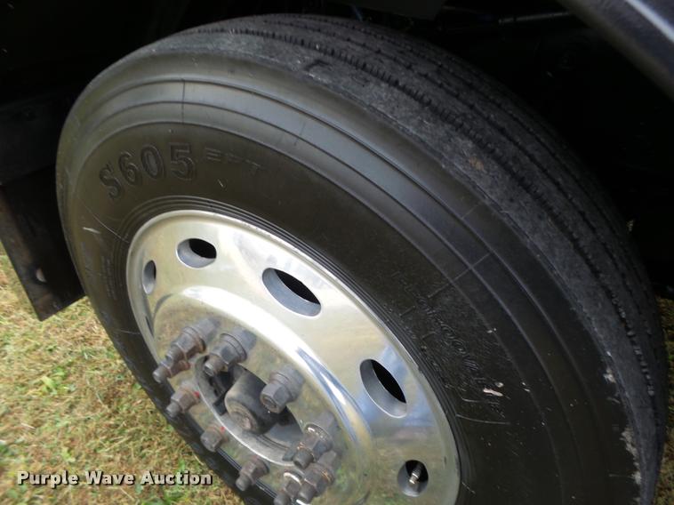 image for item K5630 1999 Peterbilt 379 semi truck