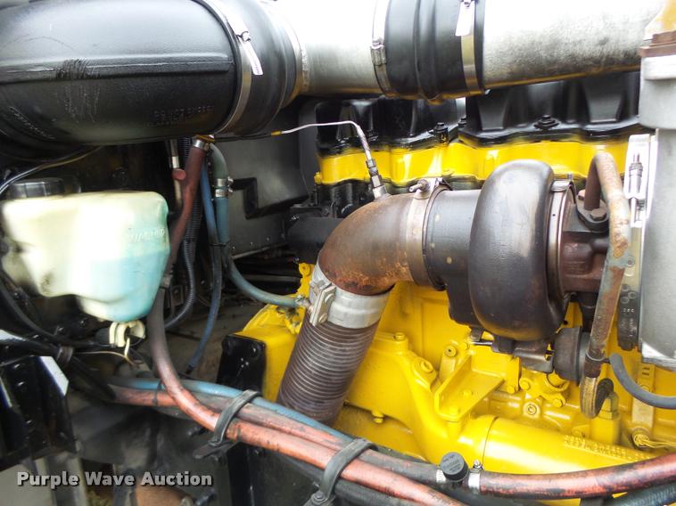 image for item K5630 1999 Peterbilt 379 semi truck