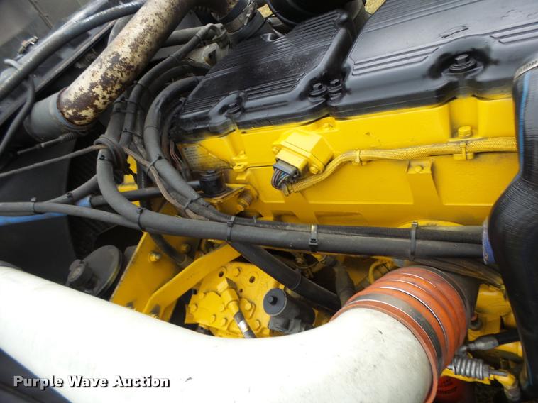 image for item K5630 1999 Peterbilt 379 semi truck