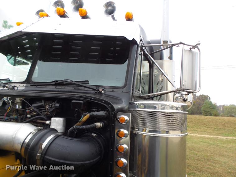 image for item K5630 1999 Peterbilt 379 semi truck