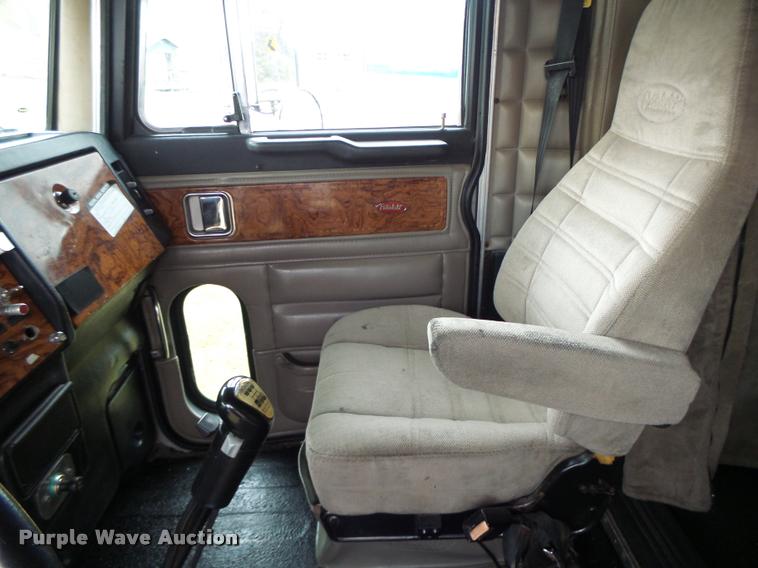image for item K5630 1999 Peterbilt 379 semi truck