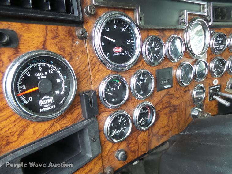 image for item K5630 1999 Peterbilt 379 semi truck