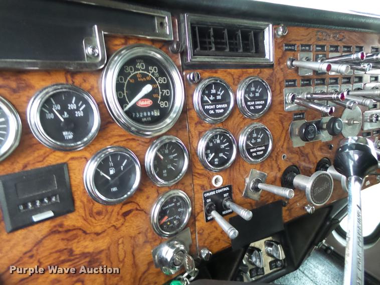 image for item K5630 1999 Peterbilt 379 semi truck