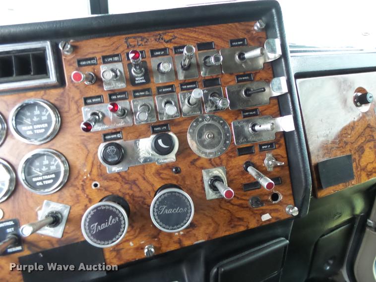 image for item K5630 1999 Peterbilt 379 semi truck