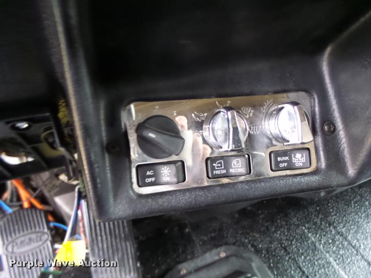 image for item K5630 1999 Peterbilt 379 semi truck