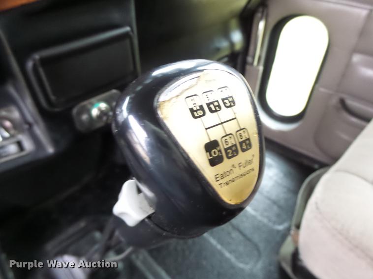 image for item K5630 1999 Peterbilt 379 semi truck