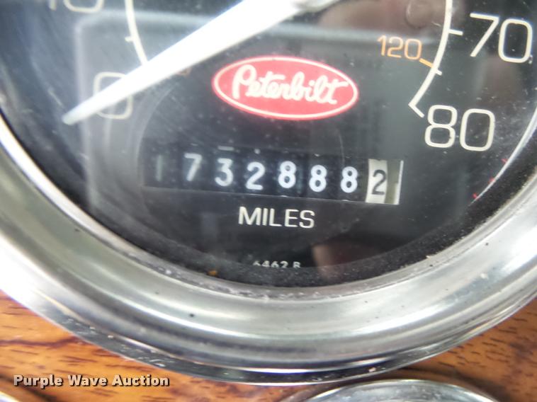 image for item K5630 1999 Peterbilt 379 semi truck