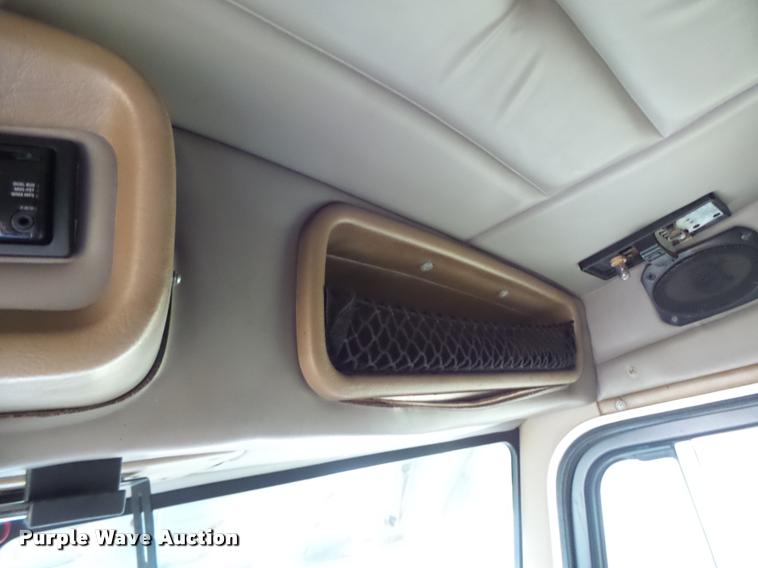 image for item K5630 1999 Peterbilt 379 semi truck