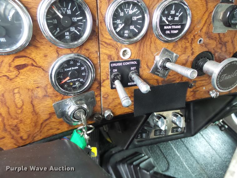 image for item K5630 1999 Peterbilt 379 semi truck