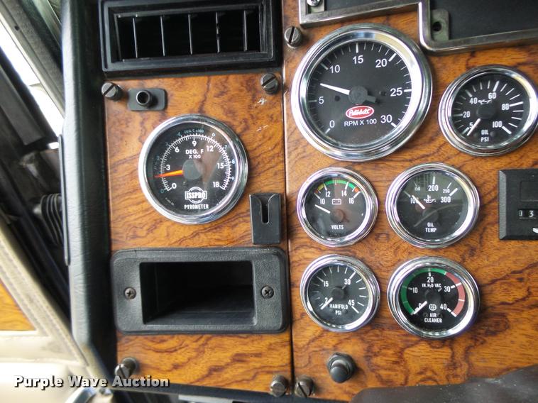 image for item K5630 1999 Peterbilt 379 semi truck