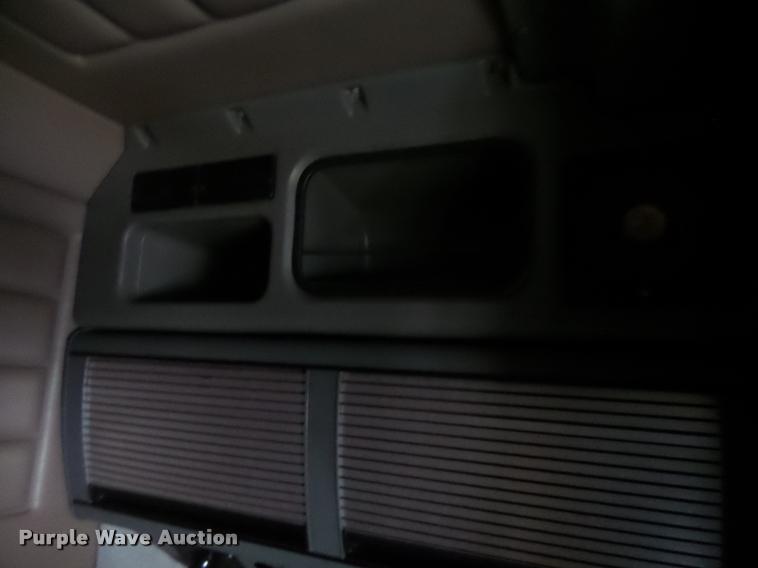 image for item K5630 1999 Peterbilt 379 semi truck