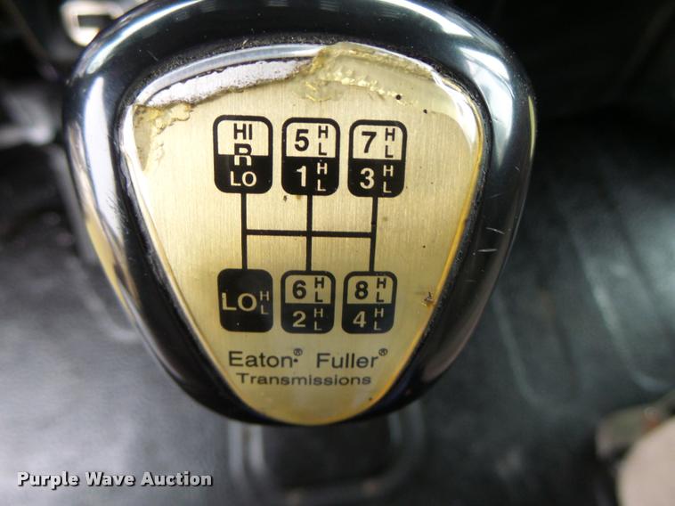 image for item K5630 1999 Peterbilt 379 semi truck