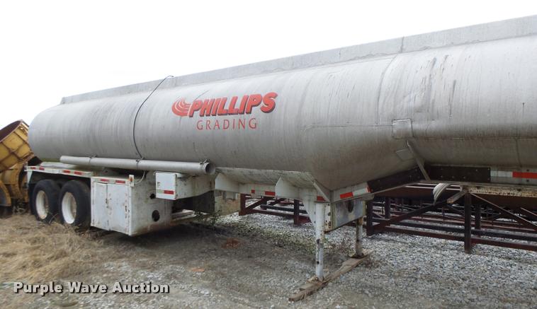 image for item K5656 1960 Heil tank trailer