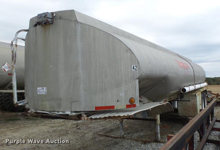 image for item K5656 1960 Heil tank trailer