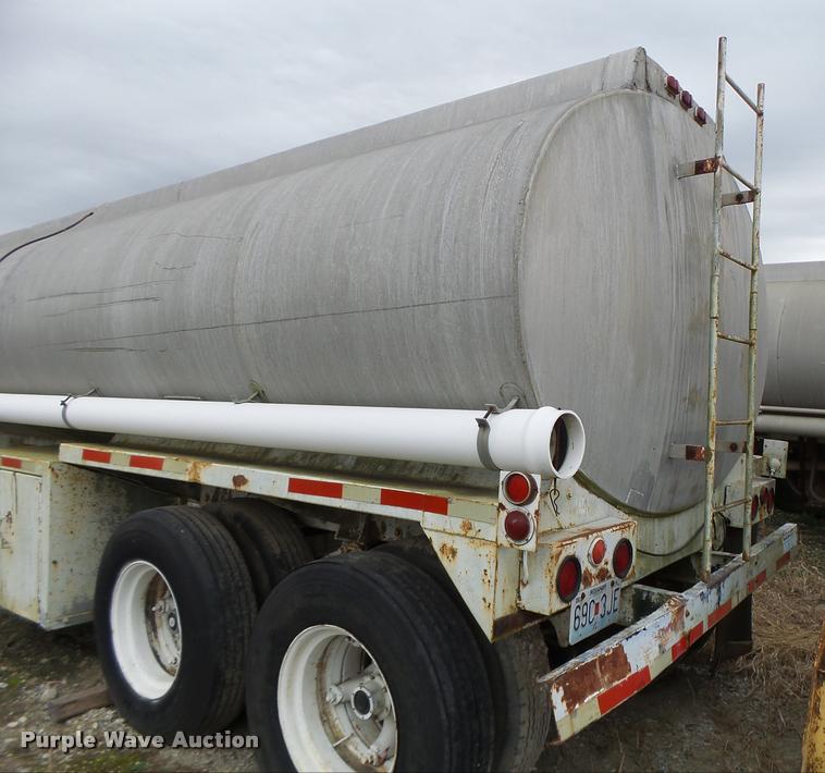 image for item K5656 1960 Heil tank trailer