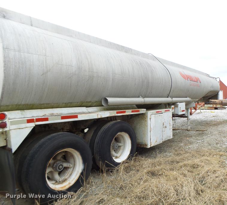 image for item K5656 1960 Heil tank trailer
