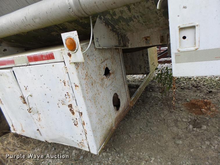 image for item K5656 1960 Heil tank trailer