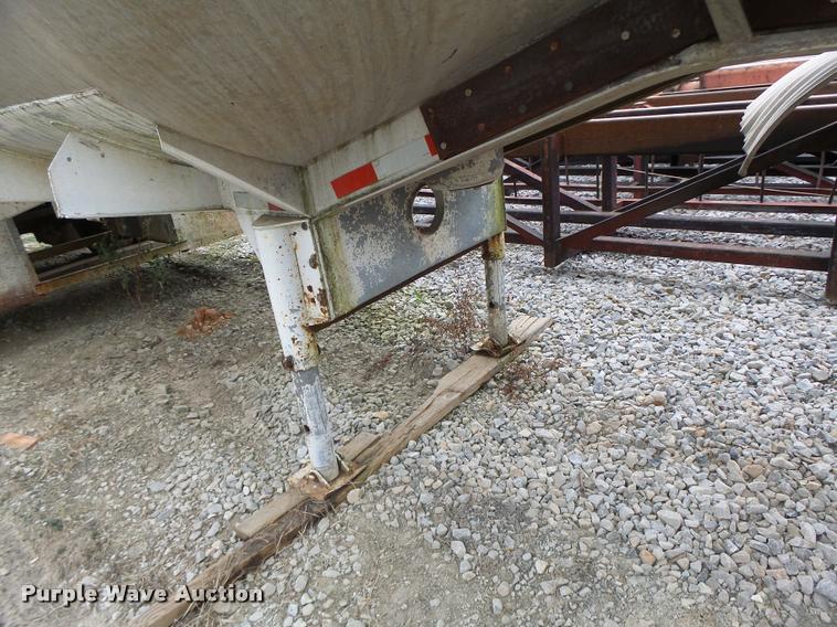 image for item K5656 1960 Heil tank trailer