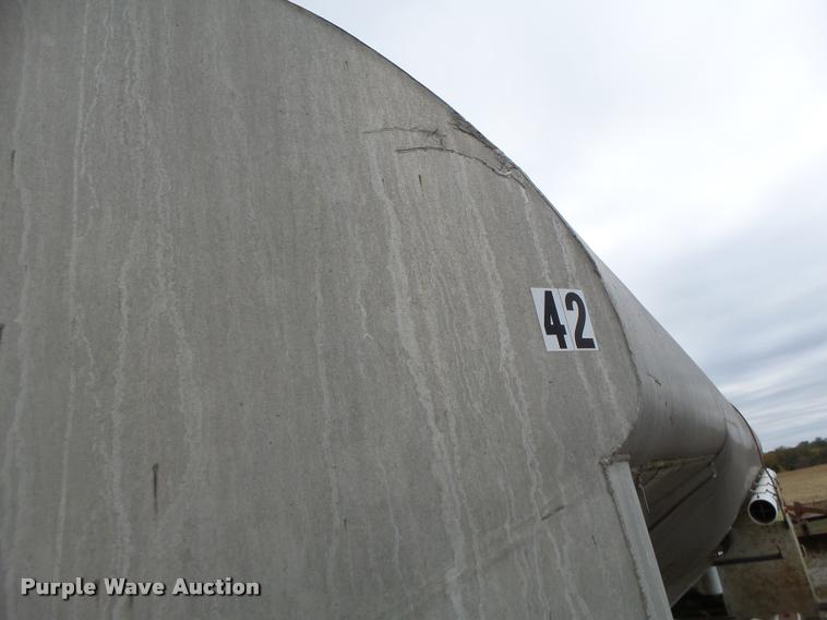 image for item K5656 1960 Heil tank trailer