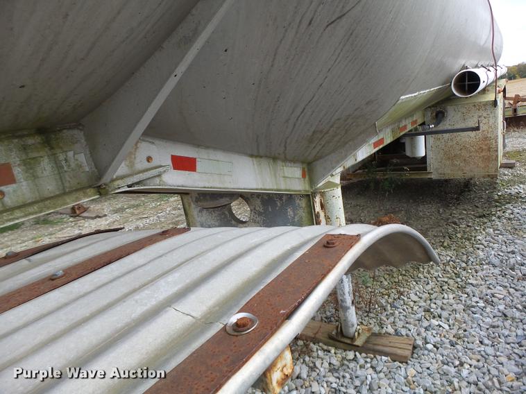 image for item K5656 1960 Heil tank trailer