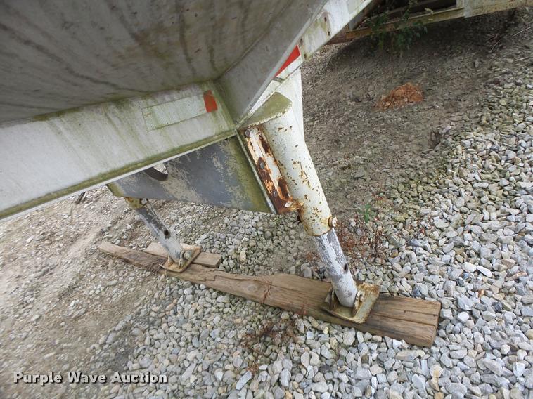 image for item K5656 1960 Heil tank trailer