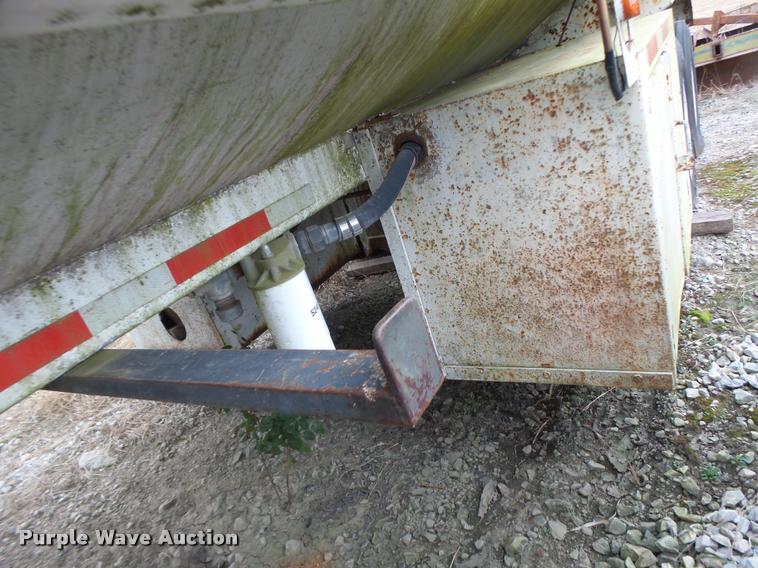 image for item K5656 1960 Heil tank trailer