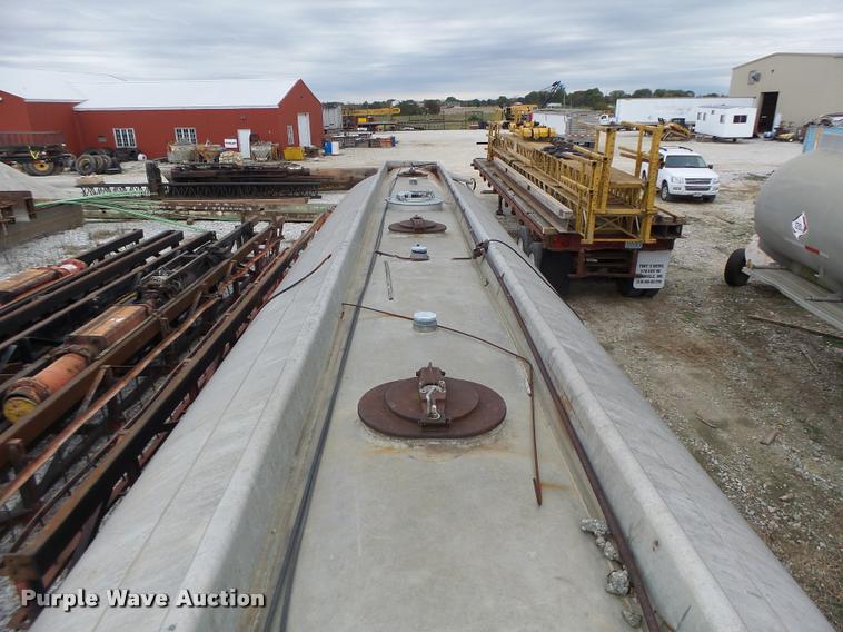 image for item K5656 1960 Heil tank trailer