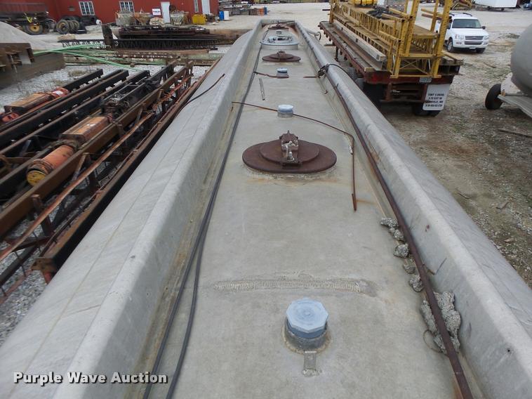 image for item K5656 1960 Heil tank trailer