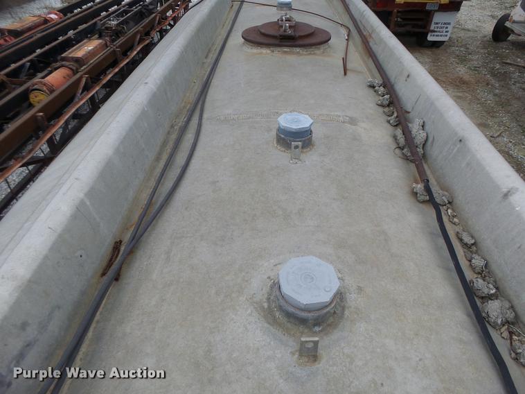 image for item K5656 1960 Heil tank trailer