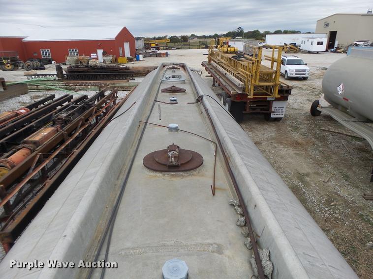 image for item K5656 1960 Heil tank trailer