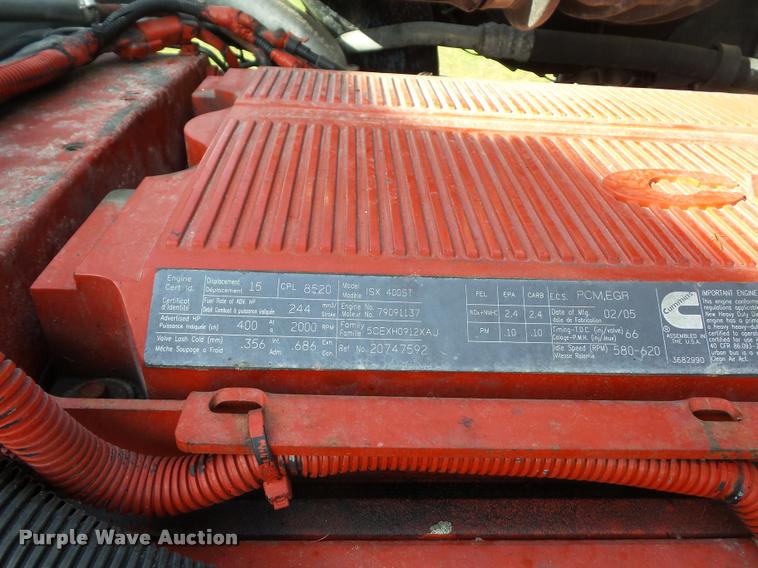 image for item L4448 2006 Volvo VNL semi truck