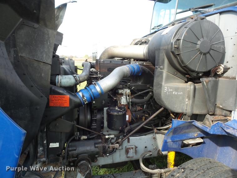 image for item L4449 1999 International 9200 semi truck