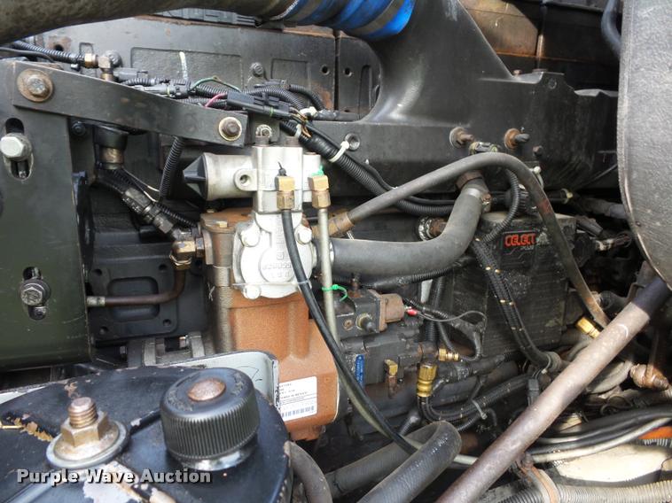 image for item L4449 1999 International 9200 semi truck