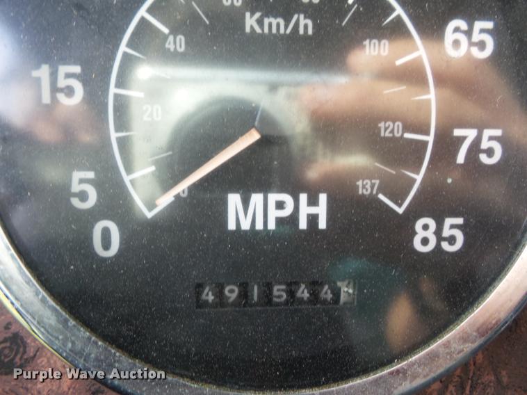 image for item L4449 1999 International 9200 semi truck