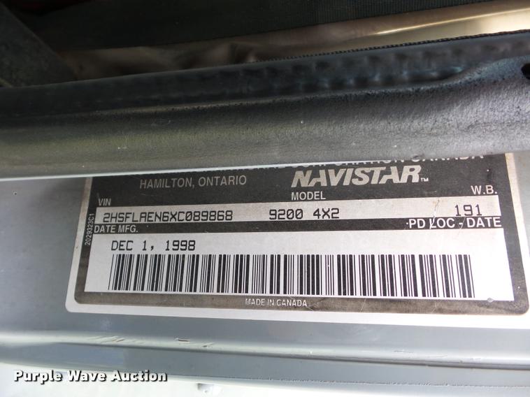 image for item L4449 1999 International 9200 semi truck